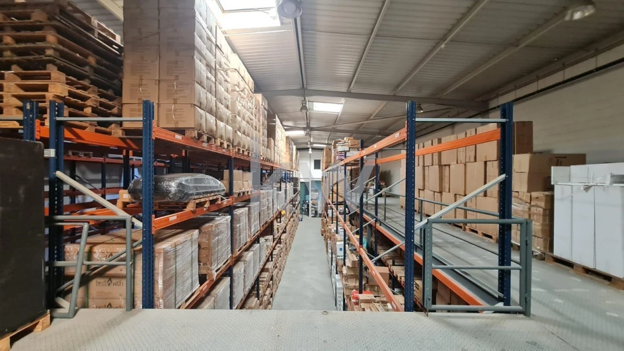 Armazém para Venda em Alverca do Ribatejo e Sobralinho Foto 3