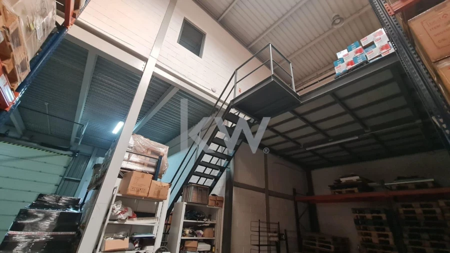 Armazém para Venda em Alverca do Ribatejo e Sobralinho Foto 9