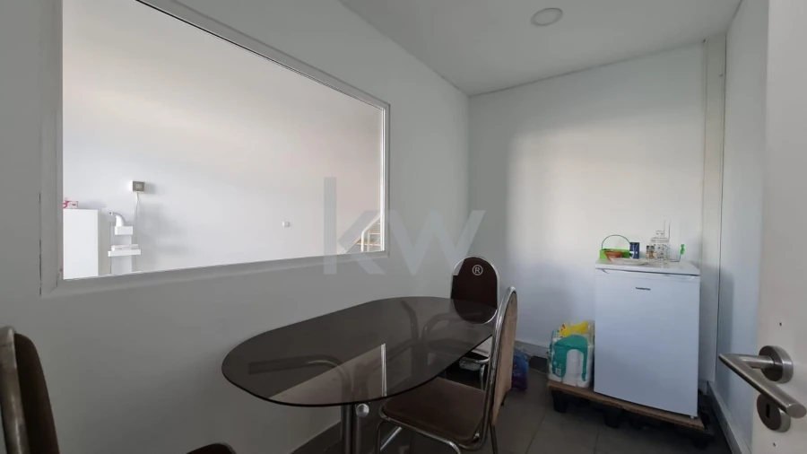 Armazém para Venda em Alverca do Ribatejo e Sobralinho Foto 10