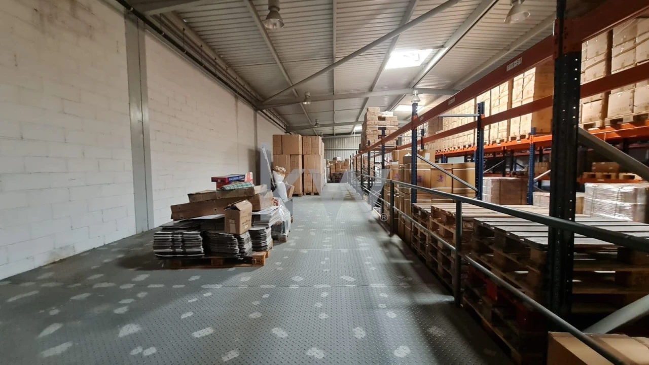 Armazém para Venda em Alverca do Ribatejo e Sobralinho Foto 2