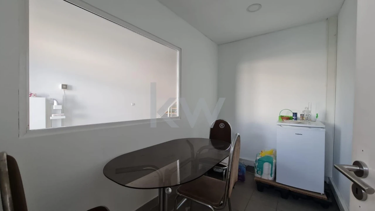 Armazém para Venda em Alverca do Ribatejo e Sobralinho Foto 10