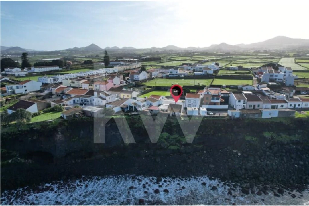 Moradia T2 para Venda em Calhetas Foto 6