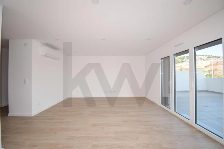 Apartamento T3 para Arrendamento em Ramada e Caneças Foto 4