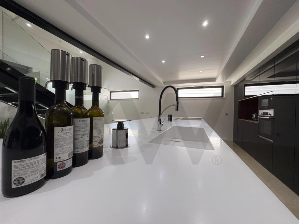 Negócio para Venda em Leiria, Pousos, Barreira e Cortes Foto 7