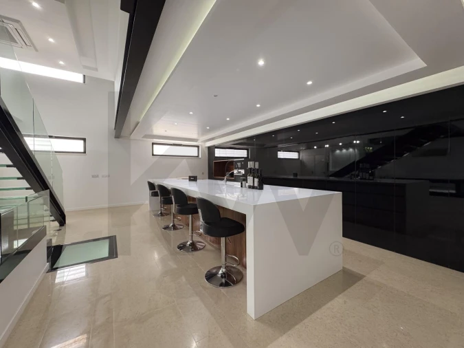 Negócio para Venda em Leiria, Pousos, Barreira e Cortes