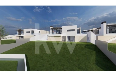 Moradia T4 para Venda em São Felix da Marinha