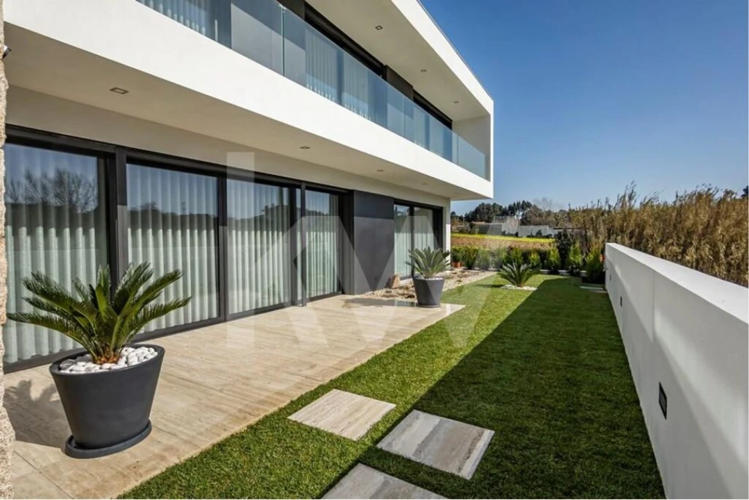 Moradia T4 para Venda em São Felix da Marinha Foto 17