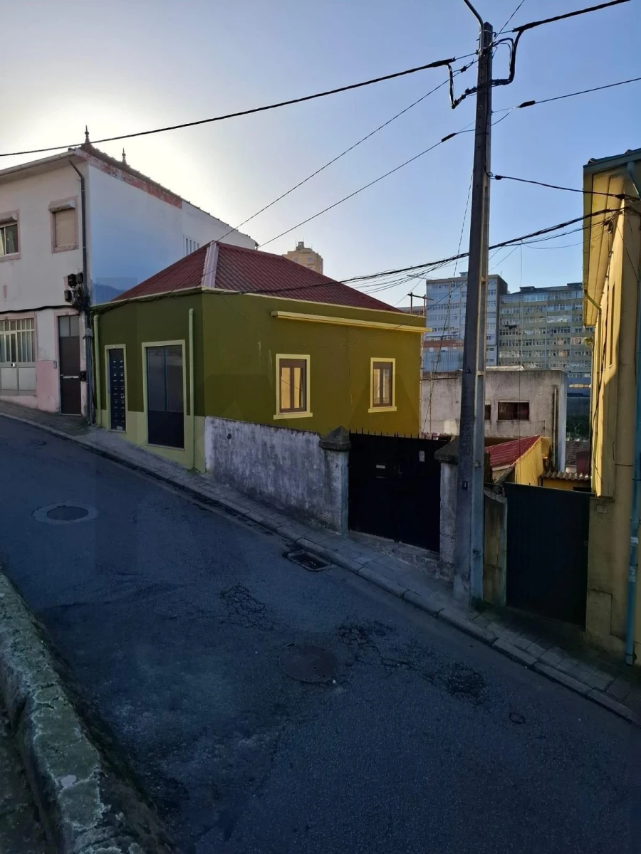 Prédio para Venda em Mafamude e Vilar do Paraíso Foto 8