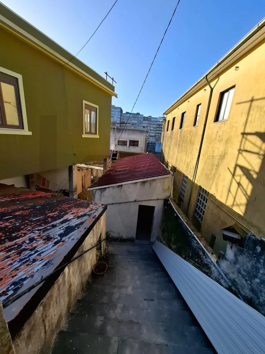 Prédio para Venda em Mafamude e Vilar do Paraíso Foto 2