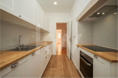 Apartamento T4 para Arrendamento em Campo de Ourique