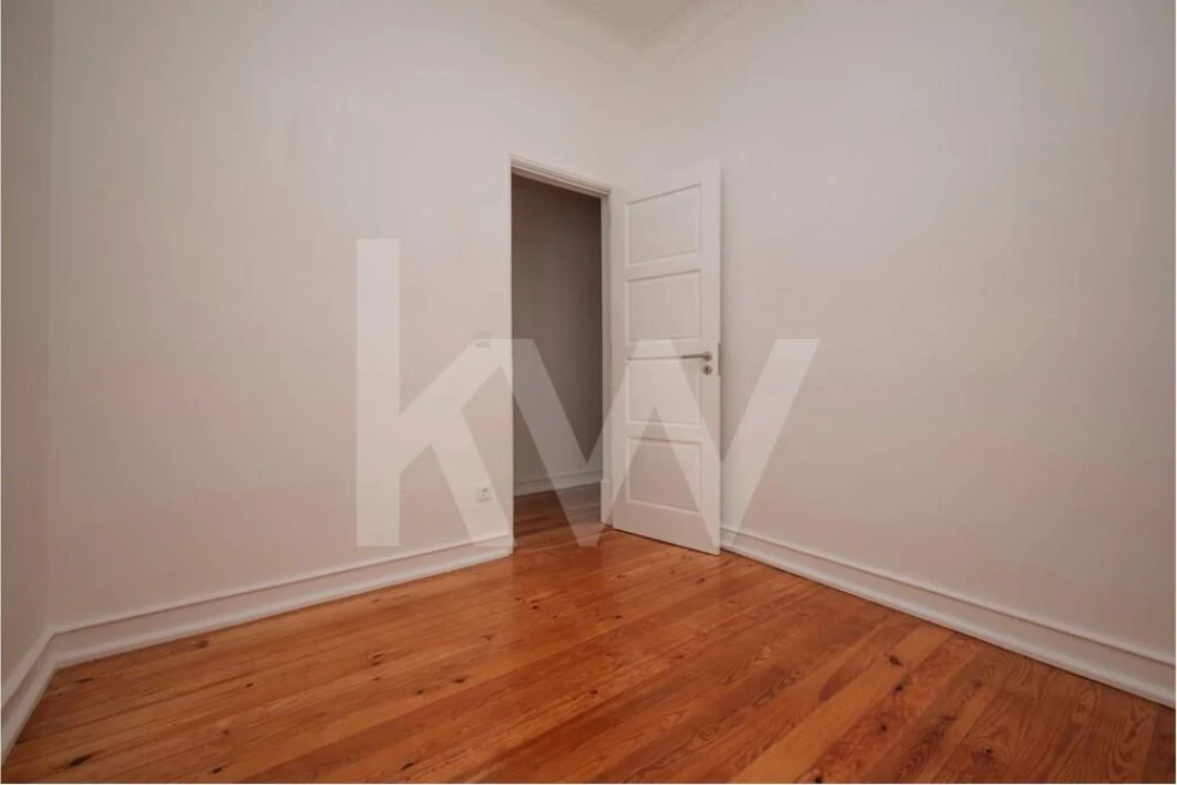 Apartamento T4 para Arrendamento em Campo de Ourique Foto 11