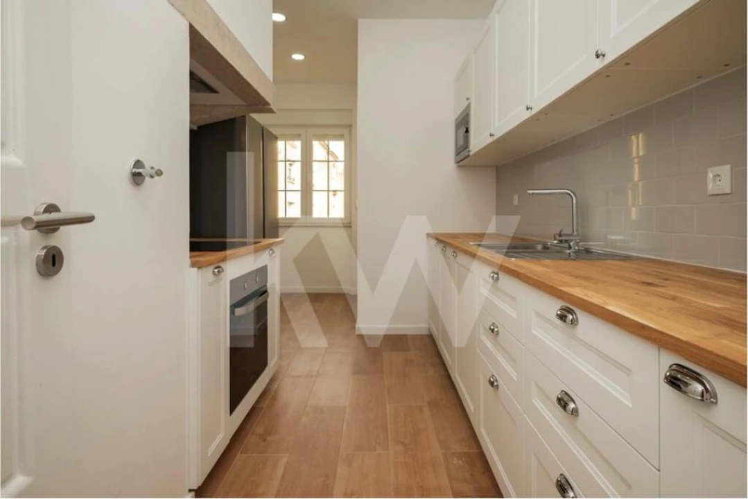 Apartamento T4 para Arrendamento em Campo de Ourique Foto 15