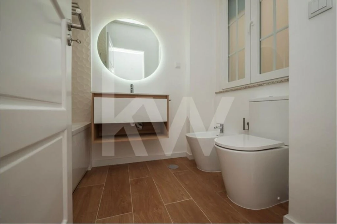 Apartamento T4 para Arrendamento em Campo de Ourique Foto 18