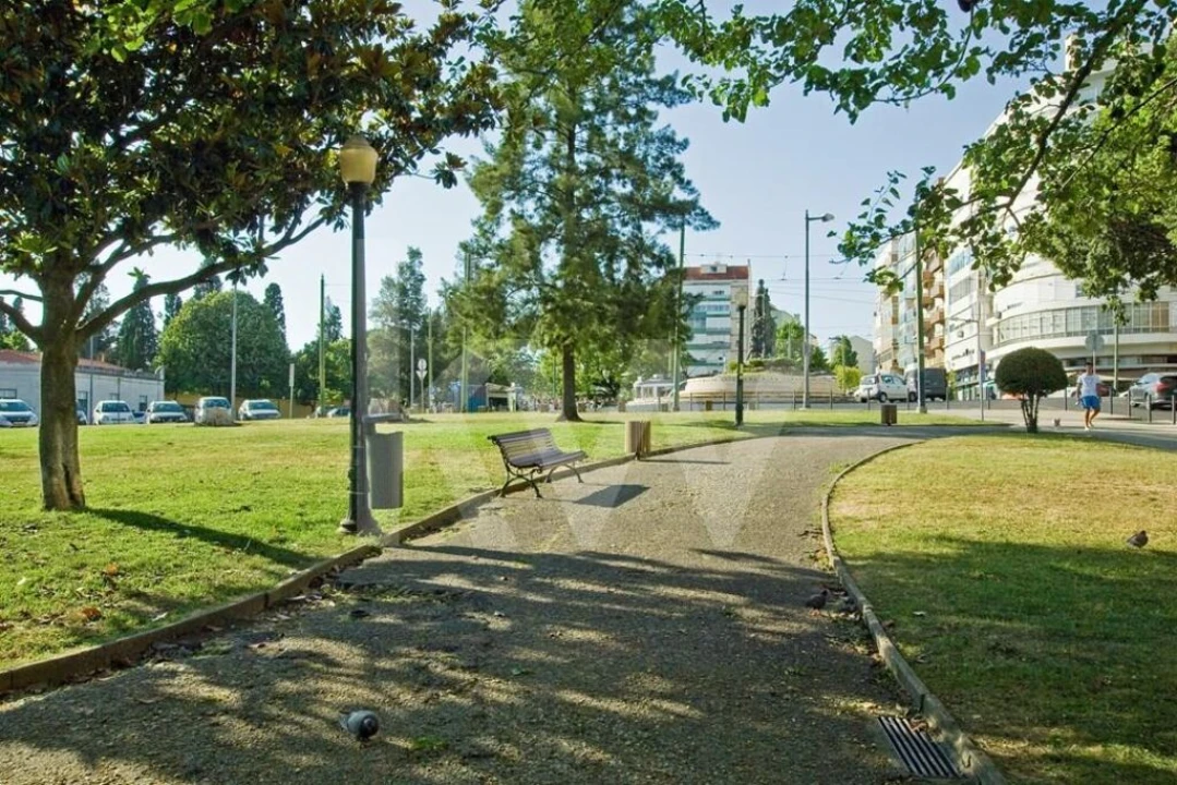 Apartamento T4 para Arrendamento em Campo de Ourique Foto 28