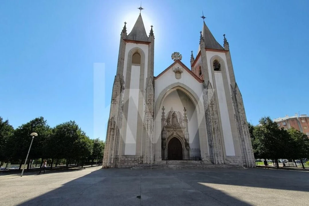 Apartamento T4 para Arrendamento em Campo de Ourique Foto 32