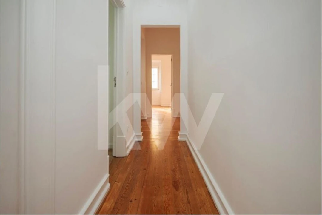 Apartamento T4 para Arrendamento em Campo de Ourique Foto 12