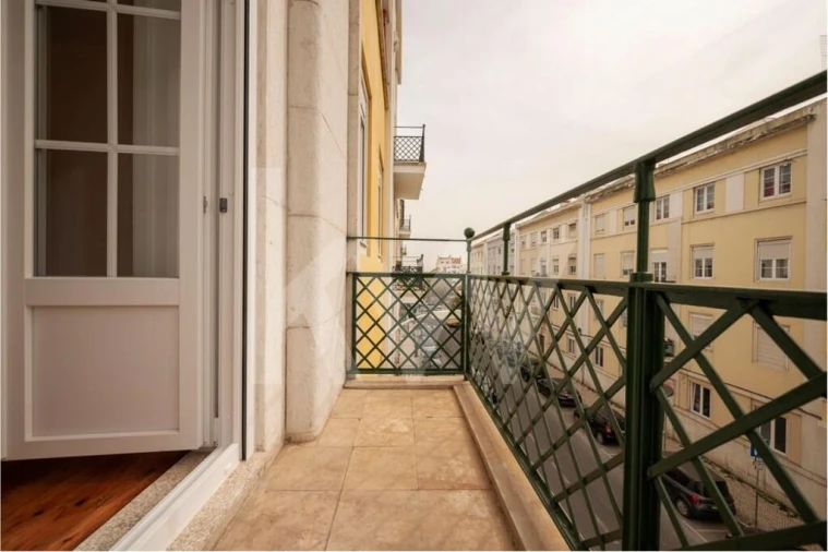 Apartamento T4 para Arrendamento em Campo de Ourique Foto 8