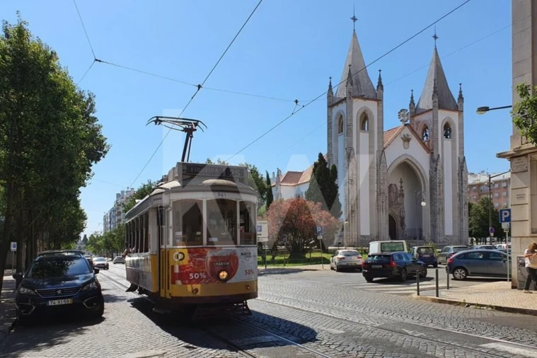 Apartamento T4 para Arrendamento em Campo de Ourique Foto 29