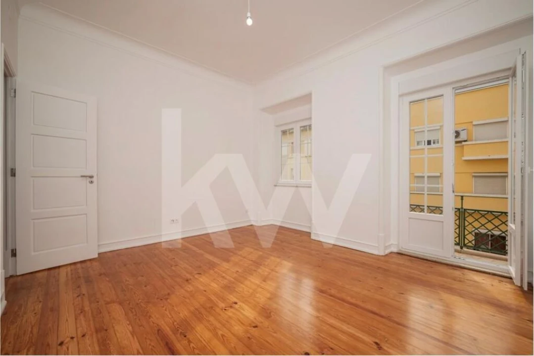 Apartamento T4 para Arrendamento em Campo de Ourique Foto 5