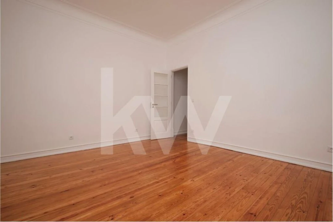 Apartamento T4 para Arrendamento em Campo de Ourique Foto 10