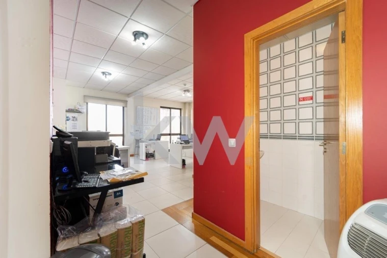 Escritório para Venda em São Martinho do Bispo e Ribeira de Frades Foto 4