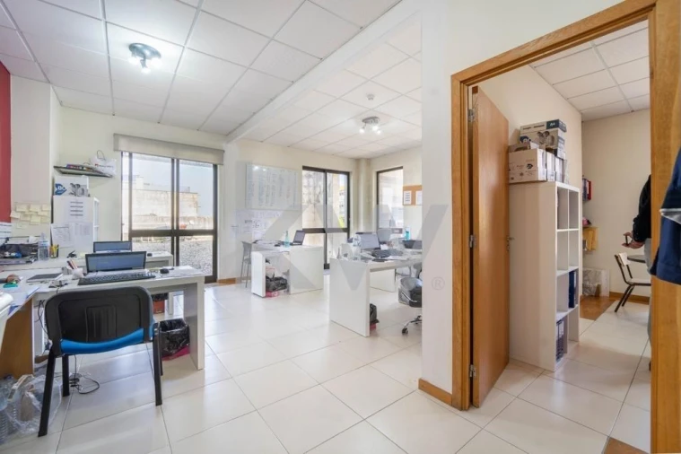 Escritório para Venda em São Martinho do Bispo e Ribeira de Frades Foto 5