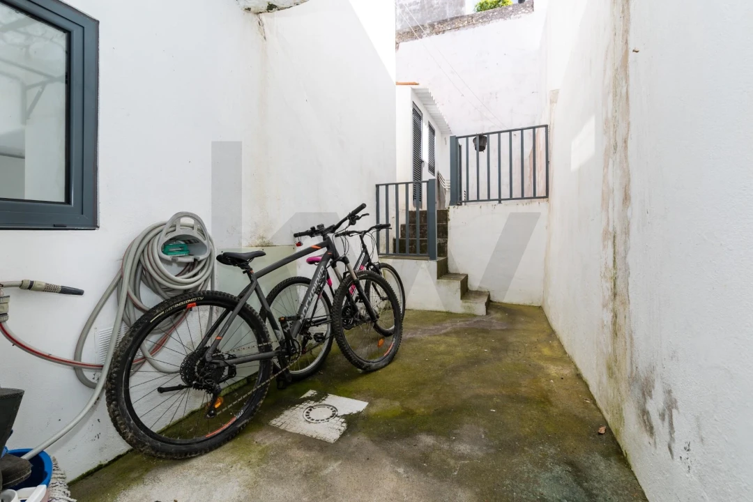 Moradia T3 para Venda em Ponta Delgada (São José) Foto 17