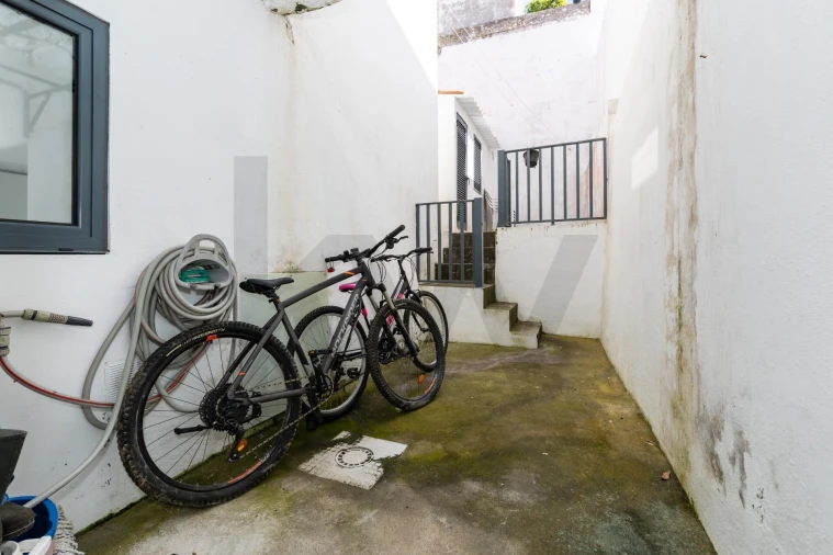 Moradia T3 para Venda em Ponta Delgada (São José) Foto 17