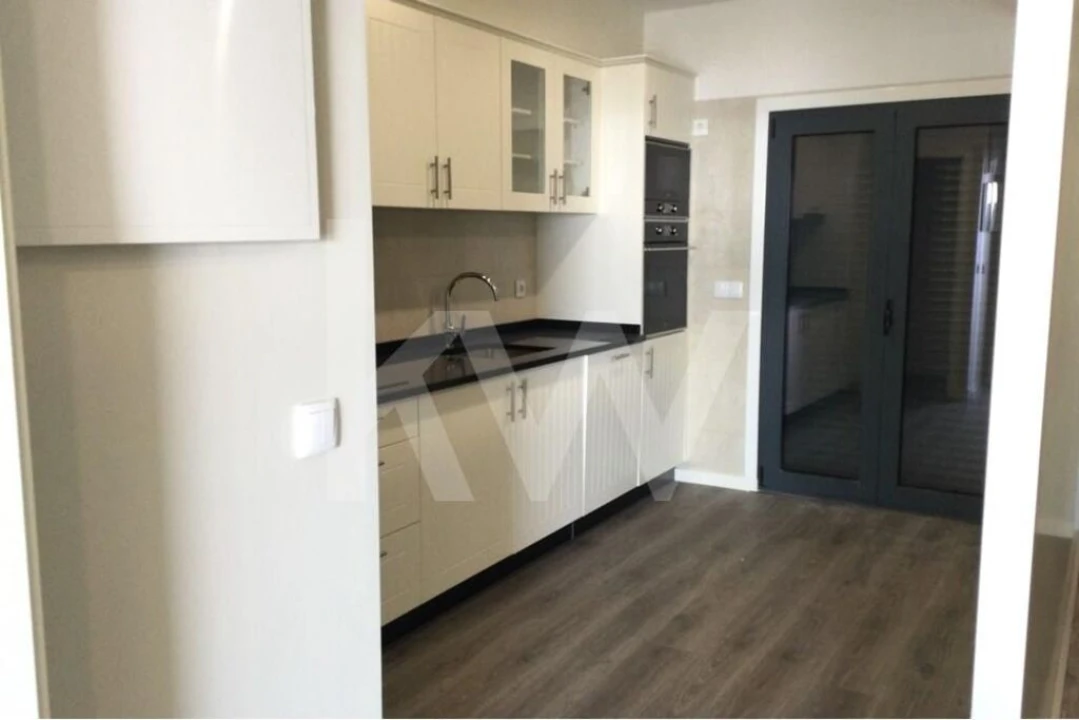 Apartamento T2 para Venda em Sesimbra (Santiago) Foto 16
