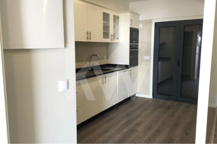 Apartamento T2 para Venda em Sesimbra (Santiago) Foto 16