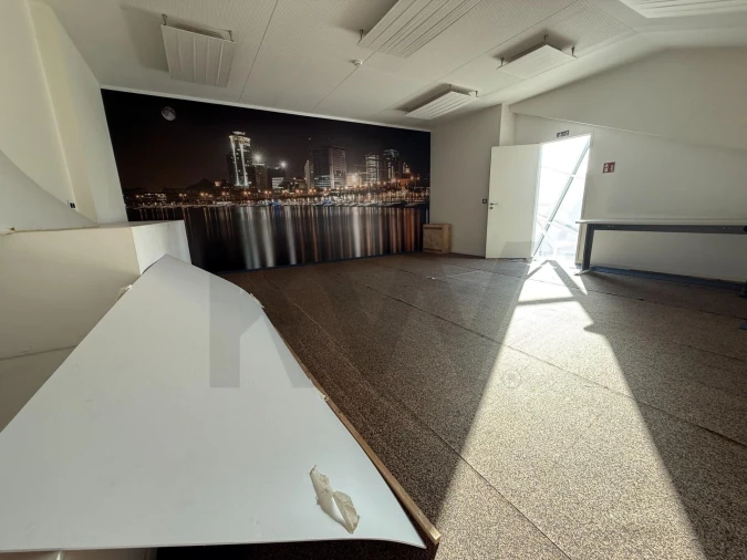 Armazém para Arrendamento em Oeiras e São Julião da Barra, Paço de Arcos e Caxias Foto 14