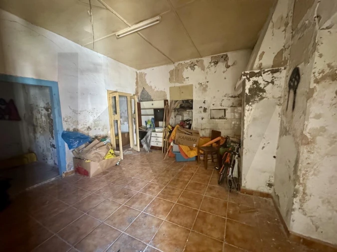 Prédio para Venda em Santa Maria do Castelo e Santiago e Santa Susana Foto 12