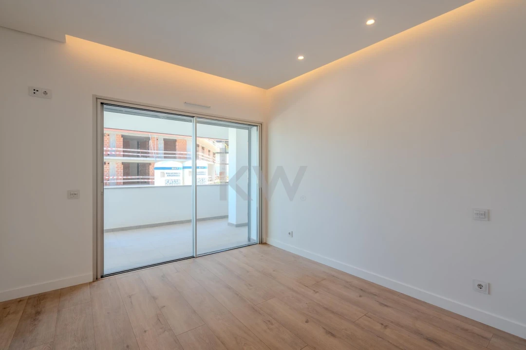 Apartamento T3 para Venda em Carnaxide e Queijas Foto 9