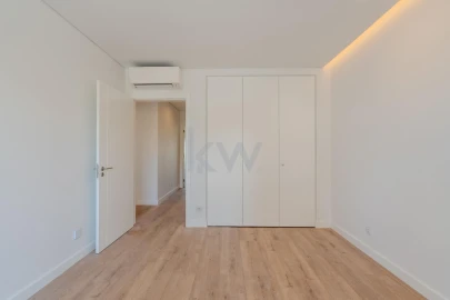 Apartamento T3 para Venda em Carnaxide e Queijas