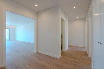 Apartamento T3 para Venda em Carnaxide e Queijas