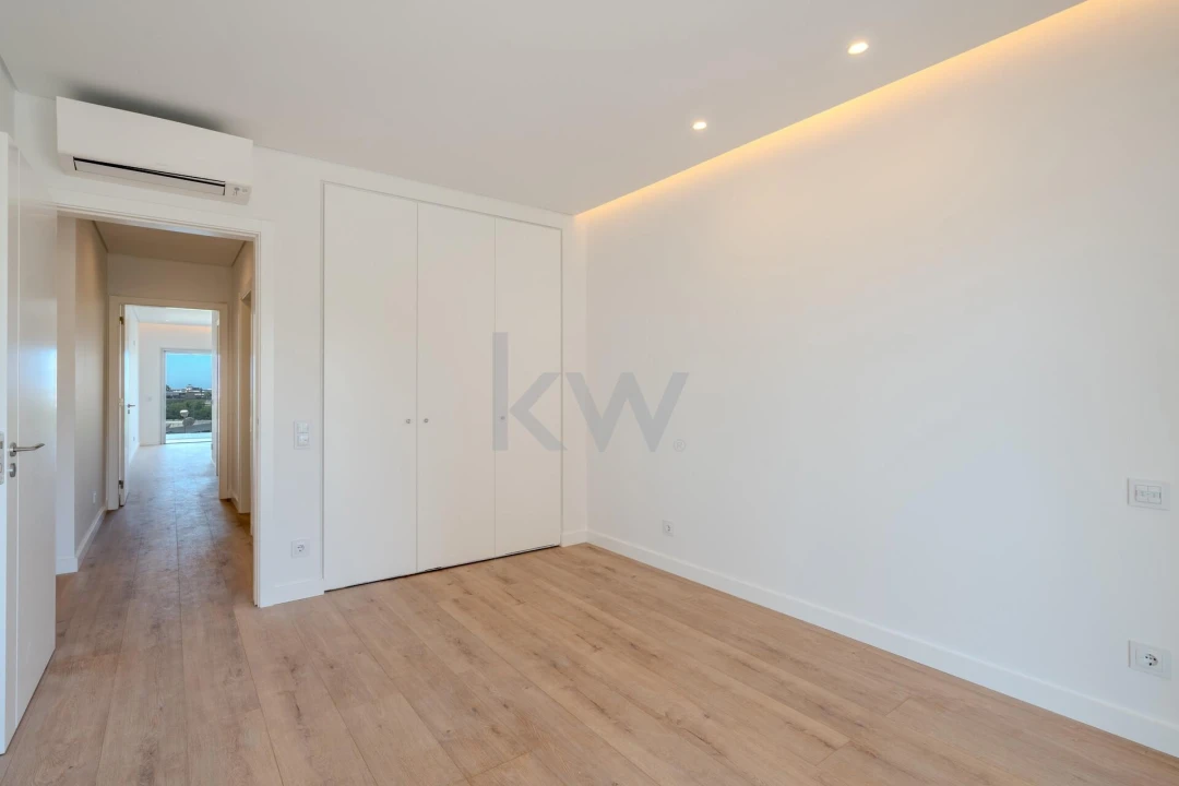 Apartamento T3 para Venda em Carnaxide e Queijas Foto 12