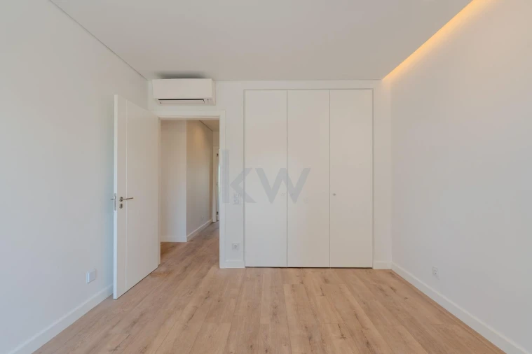 Apartamento T3 para Venda em Carnaxide e Queijas Foto 13