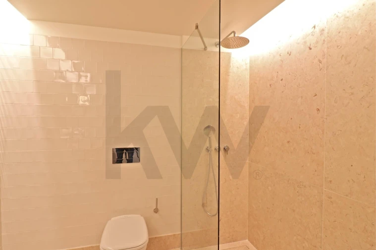 Apartamento T2 para Venda em Santo António Foto 25