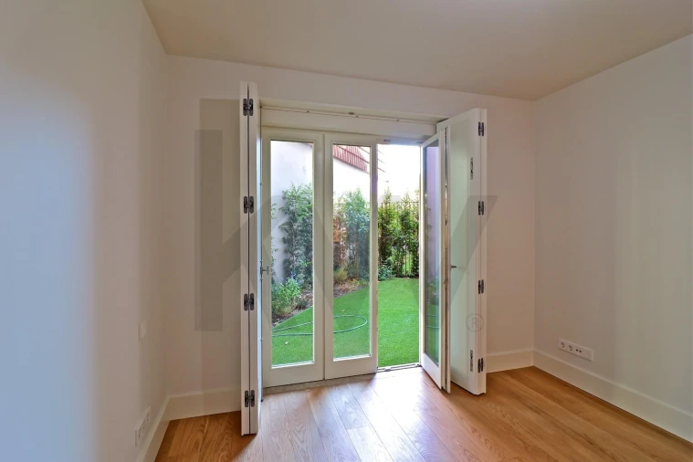 Apartamento T2 para Venda em Santo António Foto 28