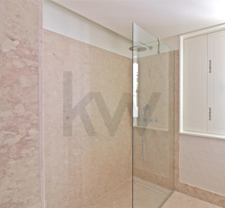 Apartamento T2 para Venda em Santo António Foto 14