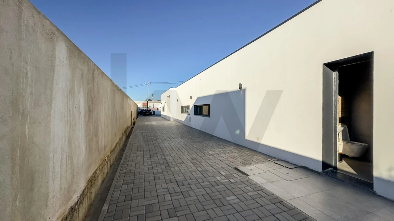 Moradia T4 para Venda em Fernao Ferro Foto 39