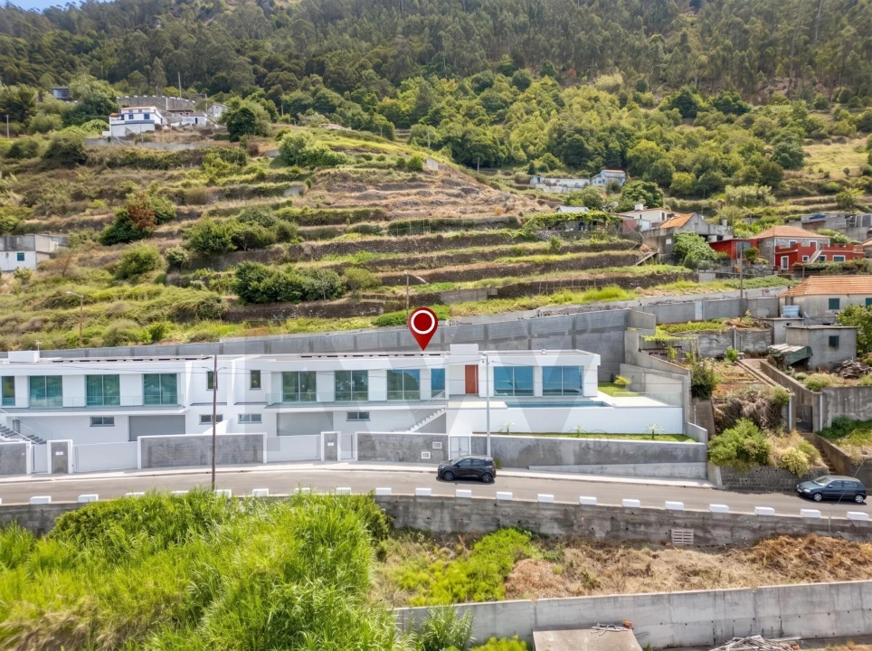 Moradia T3 para Venda em Arco da Calheta Foto 3