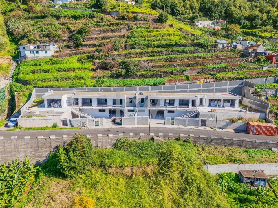 Moradia T3 para Venda em Arco da Calheta Foto 1