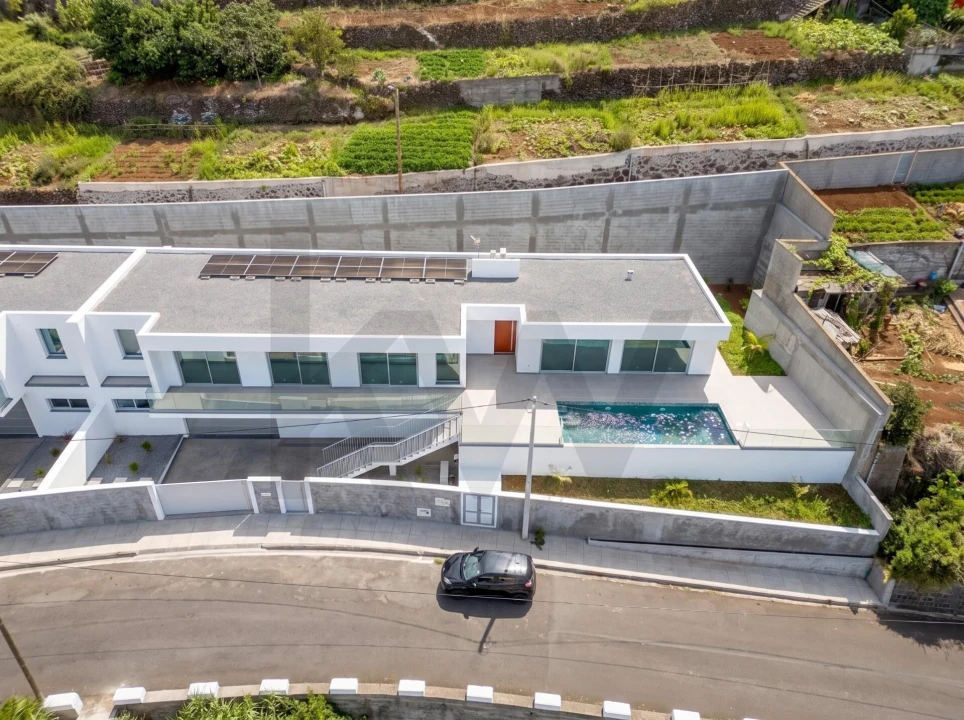 Moradia T3 para Venda em Arco da Calheta Foto 18