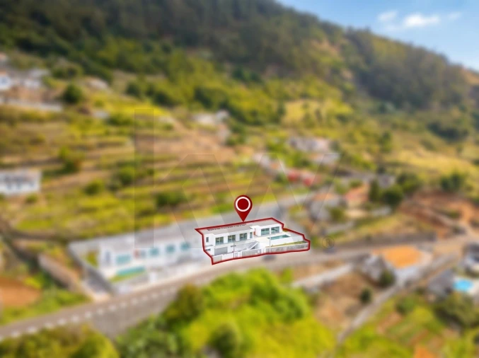 Moradia T3 para Venda em Arco da Calheta Foto 8