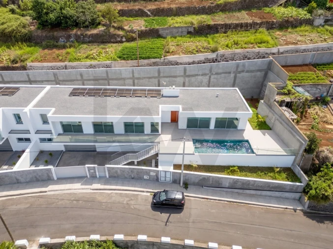 Moradia T3 para Venda em Arco da Calheta Foto 18