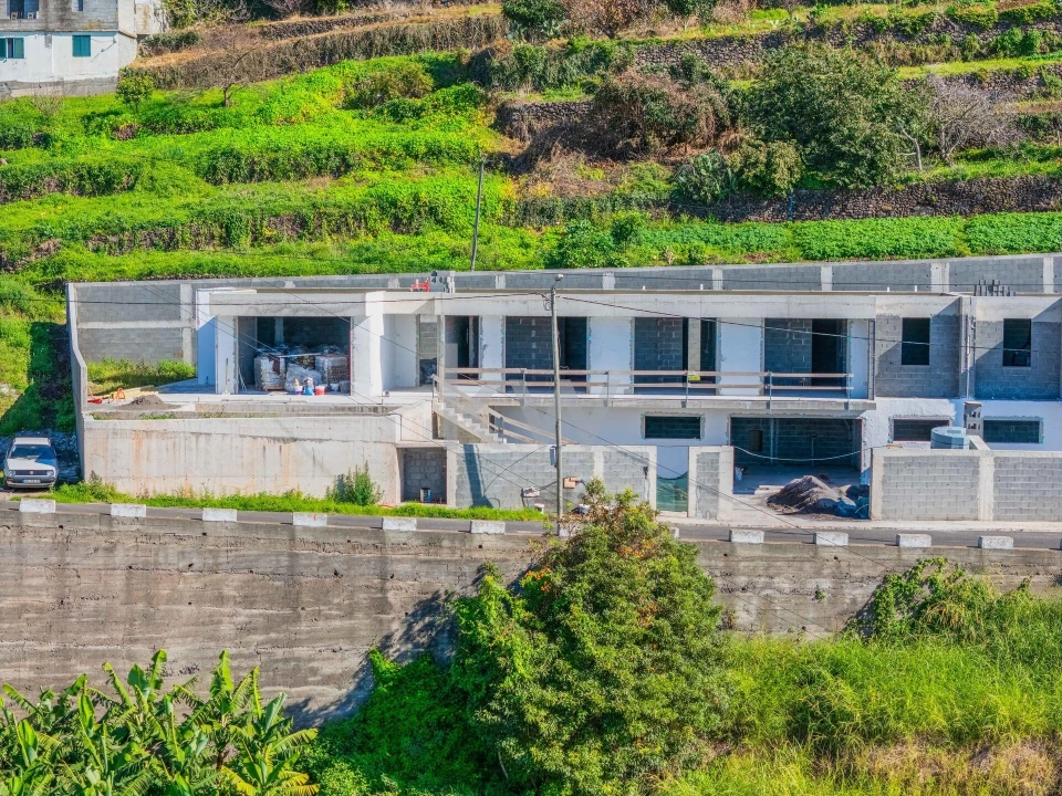Moradia T3 para Venda em Arco da Calheta Foto 14