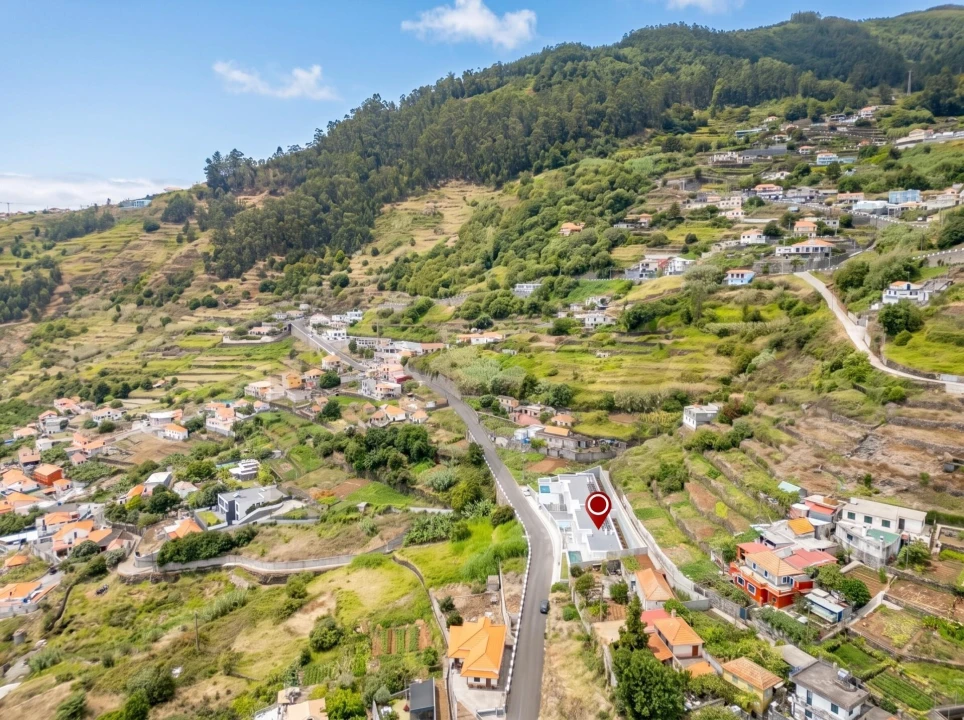 Moradia T3 para Venda em Arco da Calheta Foto 16