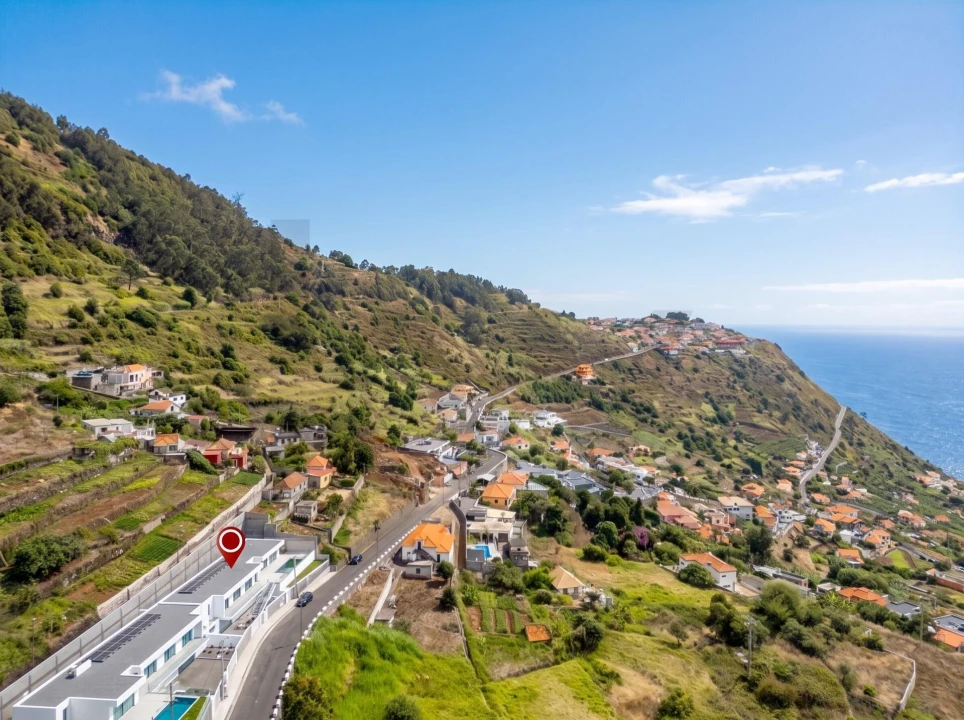 Moradia T3 para Venda em Arco da Calheta Foto 11