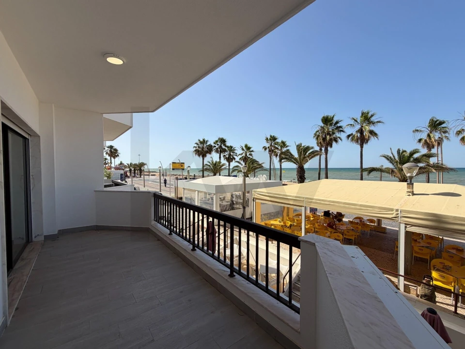 Apartamento T2 para Venda em Quarteira Foto 3